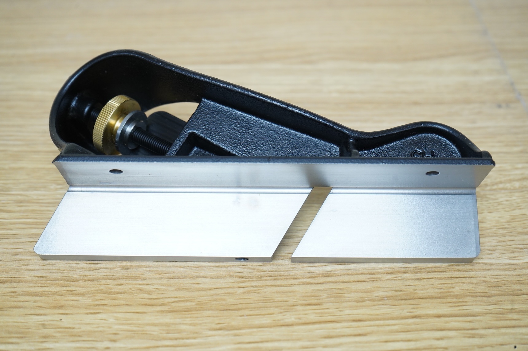 A pair of boxed Veritas Tools edge-trimming planes (left hand and right hand) with paperwork